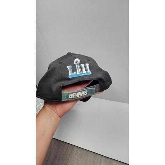 Philadelphia Eagles New Era Super Bowl LII Champions Hat - Color Changing Brim - Picture 7 of 10